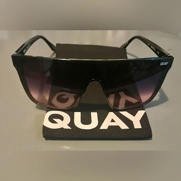 NWT! QUAY SUNGLASSES! I LOVE THESE SHADES! SUPER AWESOME! ALL QUAY COMES W/CASE! - Picture 5 of 6